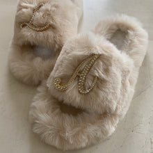 Load image into Gallery viewer, Adult Furry Slides Off White