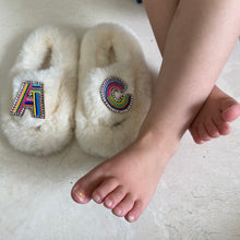 Load image into Gallery viewer, Kids Furry Slides Off White

