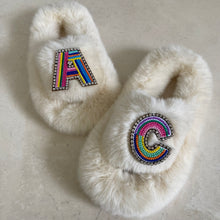 Load image into Gallery viewer, Kids Furry Slides Off White
