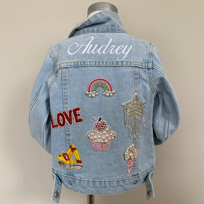 AUDREY 2