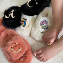 Load image into Gallery viewer, Kids Furry Slides Off White
