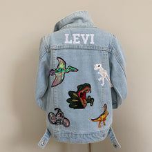 Load image into Gallery viewer, LEVI
